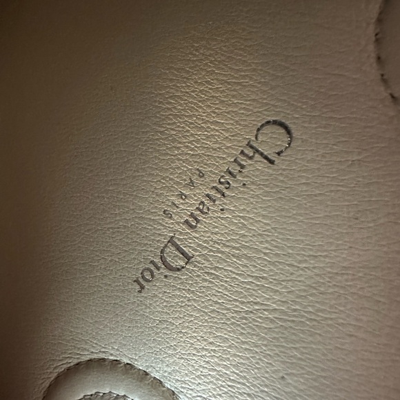 Christian Dior
Limited Edition Ice Cream Pink & White Leather Bucket Tote Bag - Picture 14 of 15